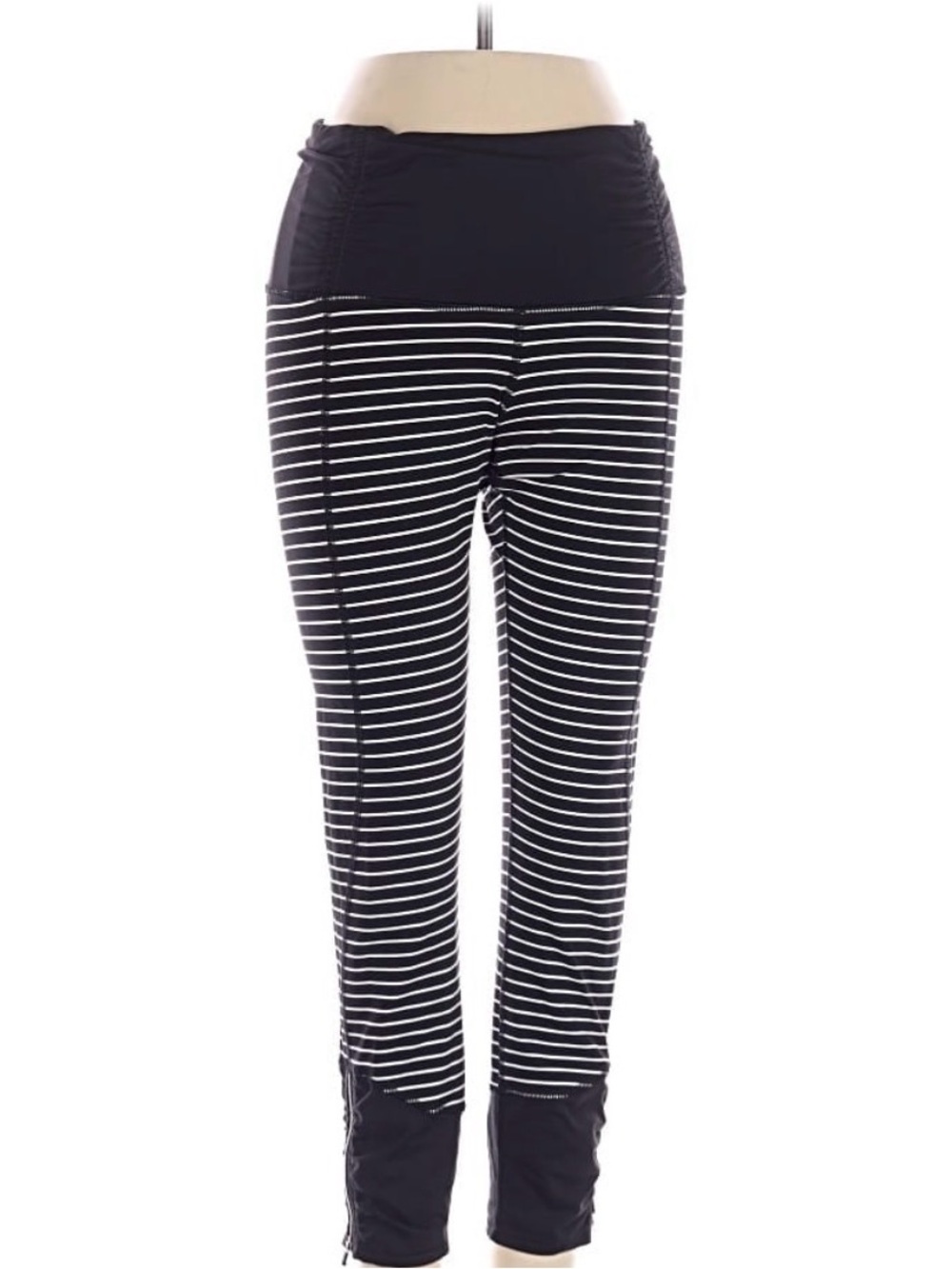 lululemon athletica luxtreme black and White Striped cropped leggings